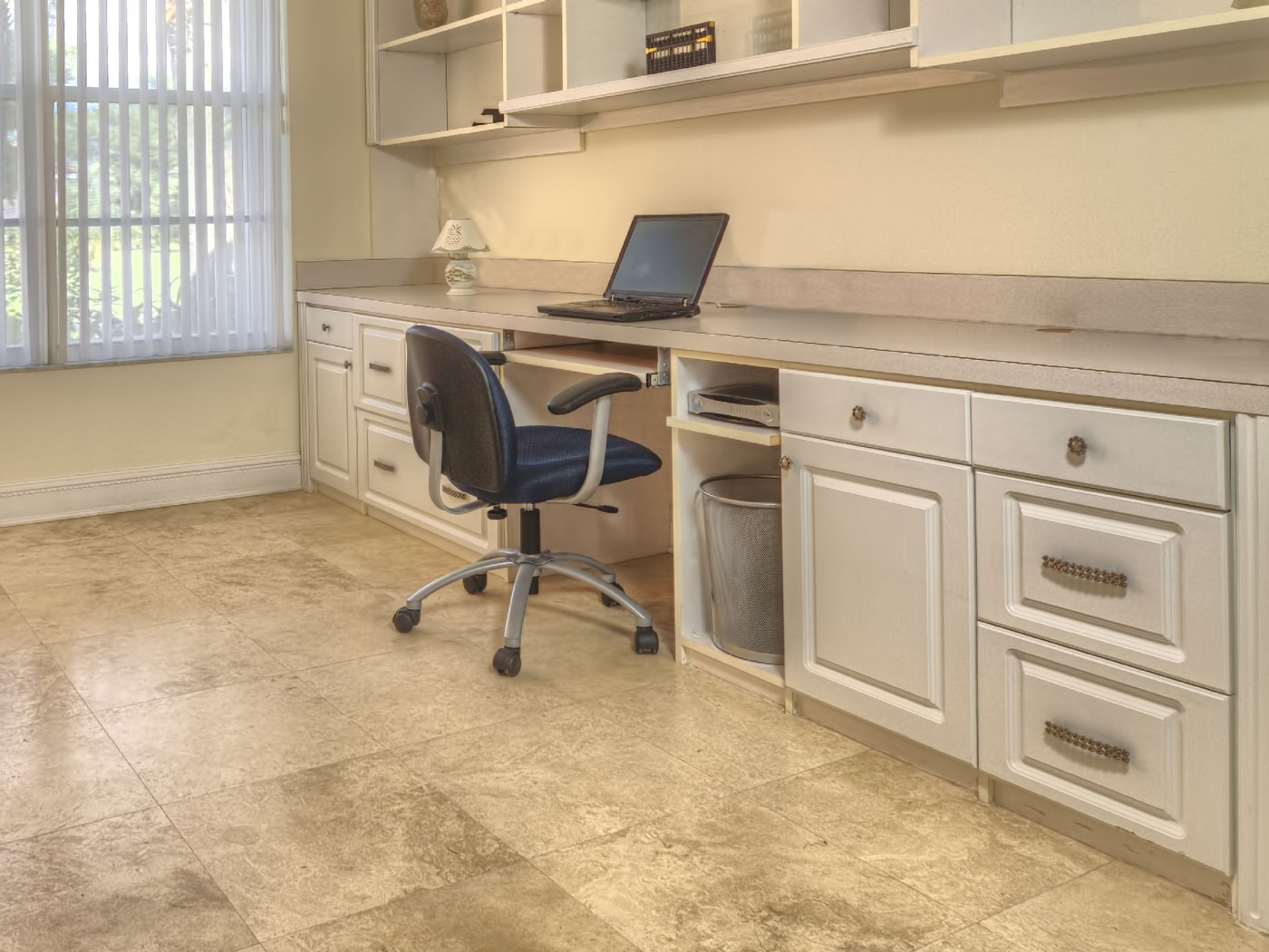 Built-in Home Office White - Craftworks Custom Cabinetry